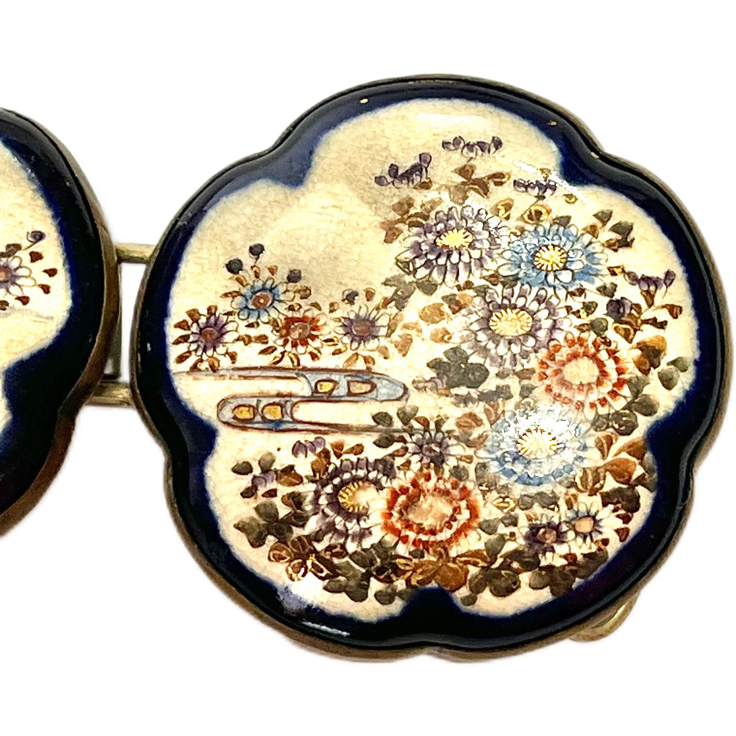 一对明治晚期至大正早期萨摩烧花卉图案皮带扣