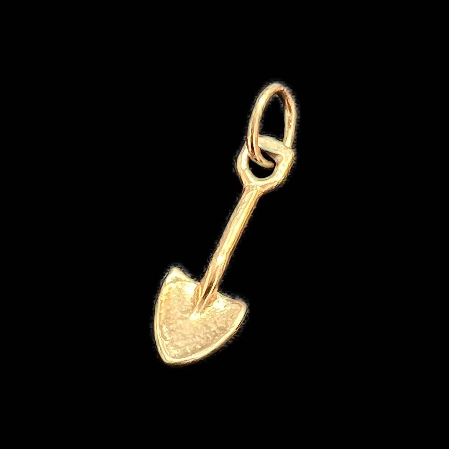 Vintage 9ct yellow gold shovel charm