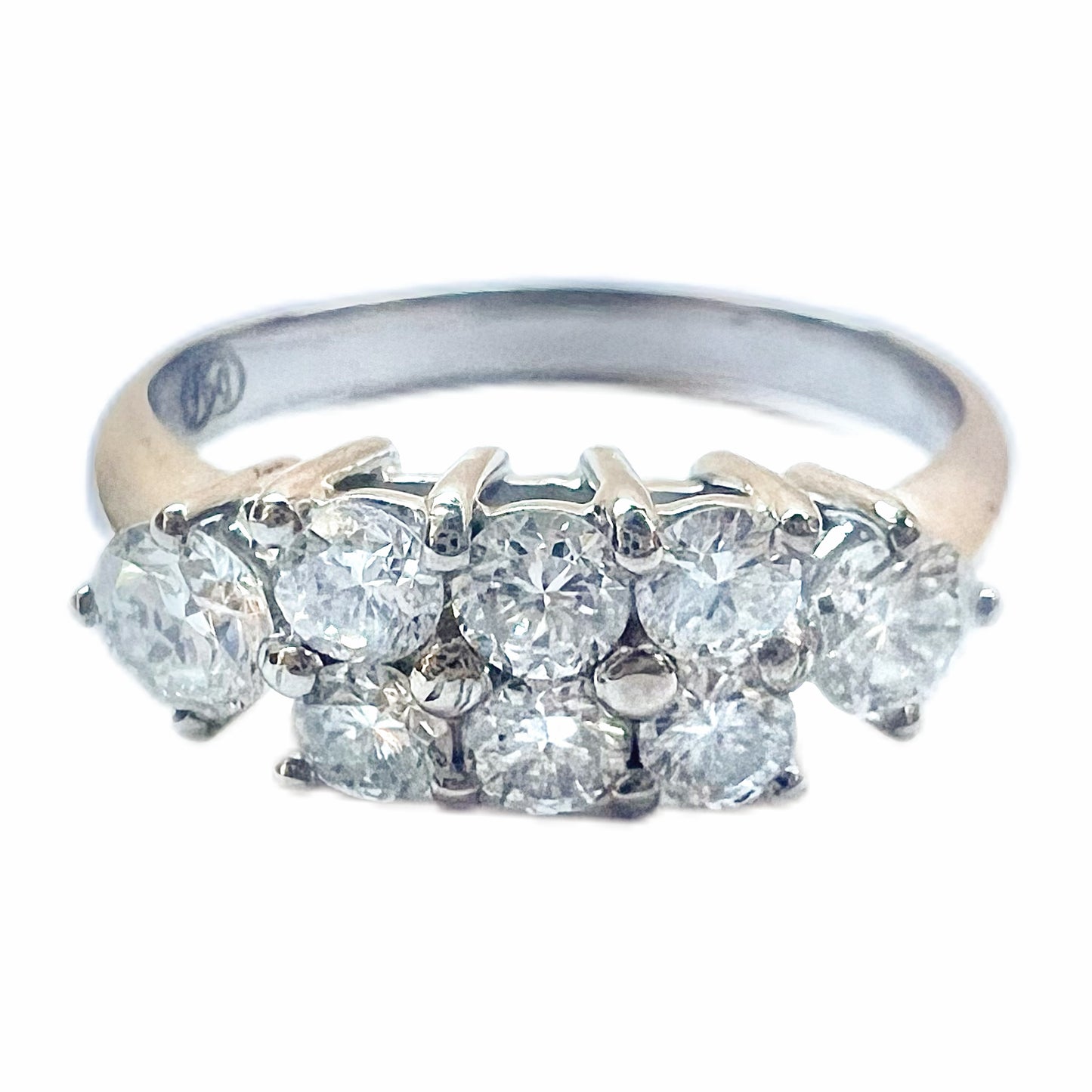 Vintage 18carat white gold ring with 8 diamonds