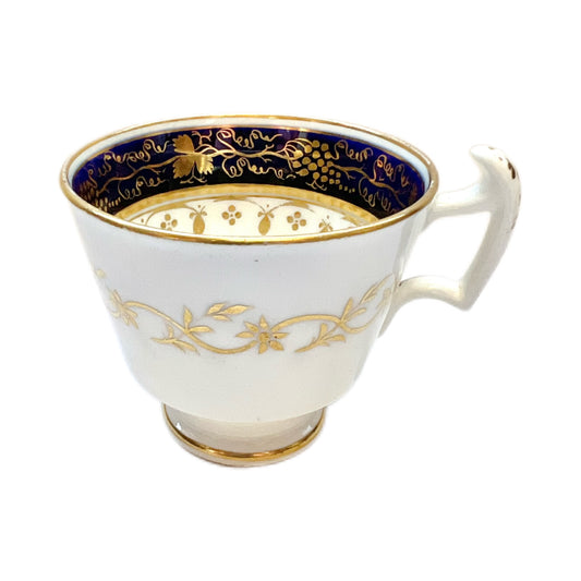 Late Georgian cobalt and gilt detailed teacup with a beautiful pattern