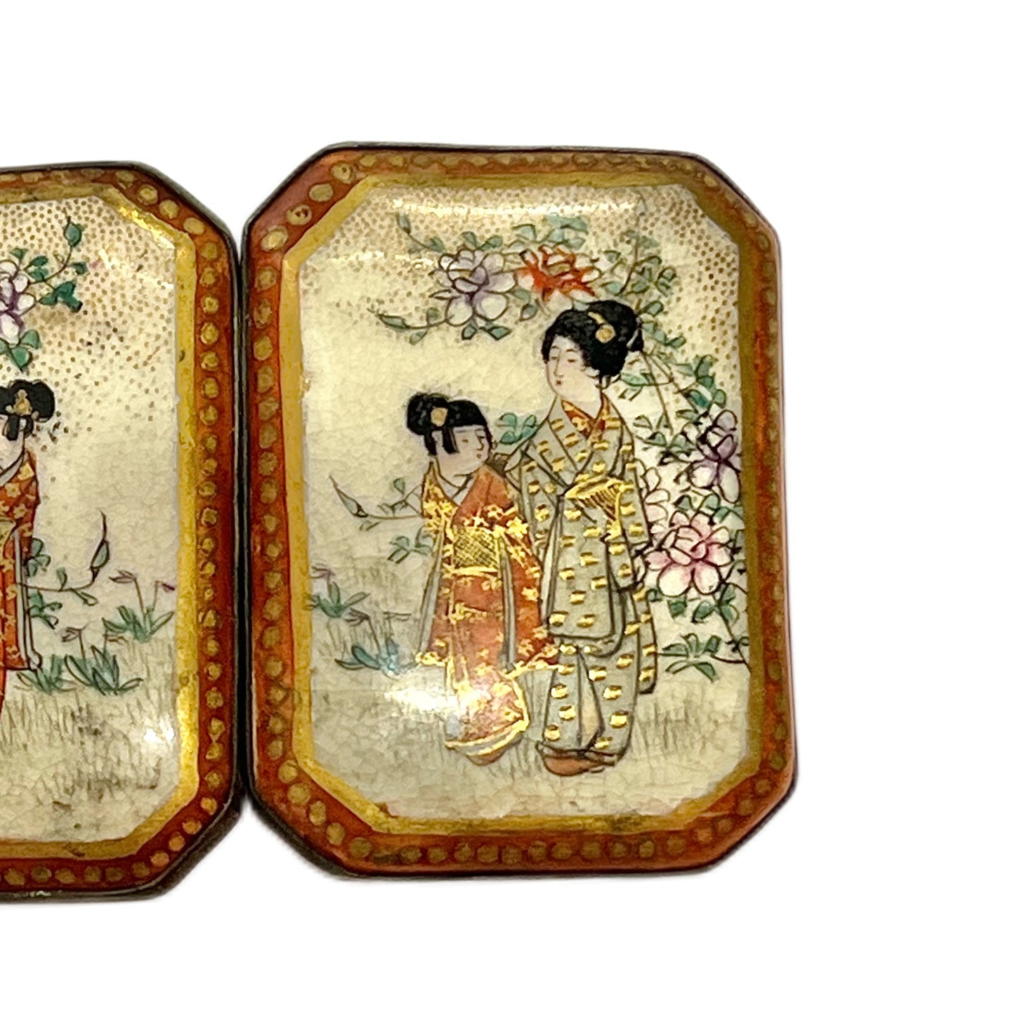 一对大型明治晚期至大正早期萨摩艺伎图案皮带扣