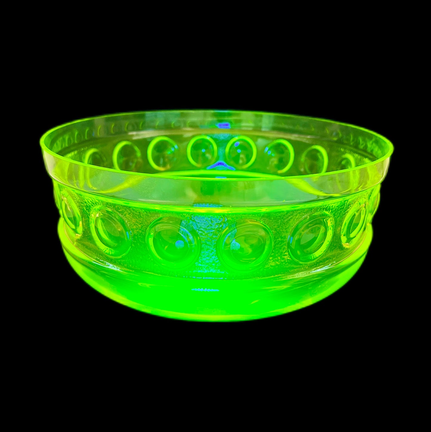 Rare midcentury modern uranium glass bowl by Riihimäki / Riihimäen Lasi glassworks, 1960s