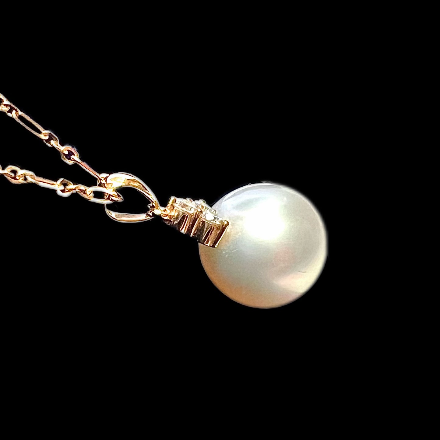 Vintage 18ct rose gold pearl and diamond pendant with 18ct gold chain