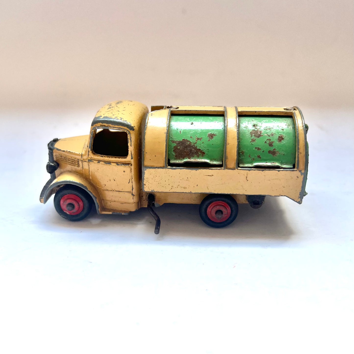 Vintage Dinky Bedford Refuse Wagon toy car, model number D13 / 252