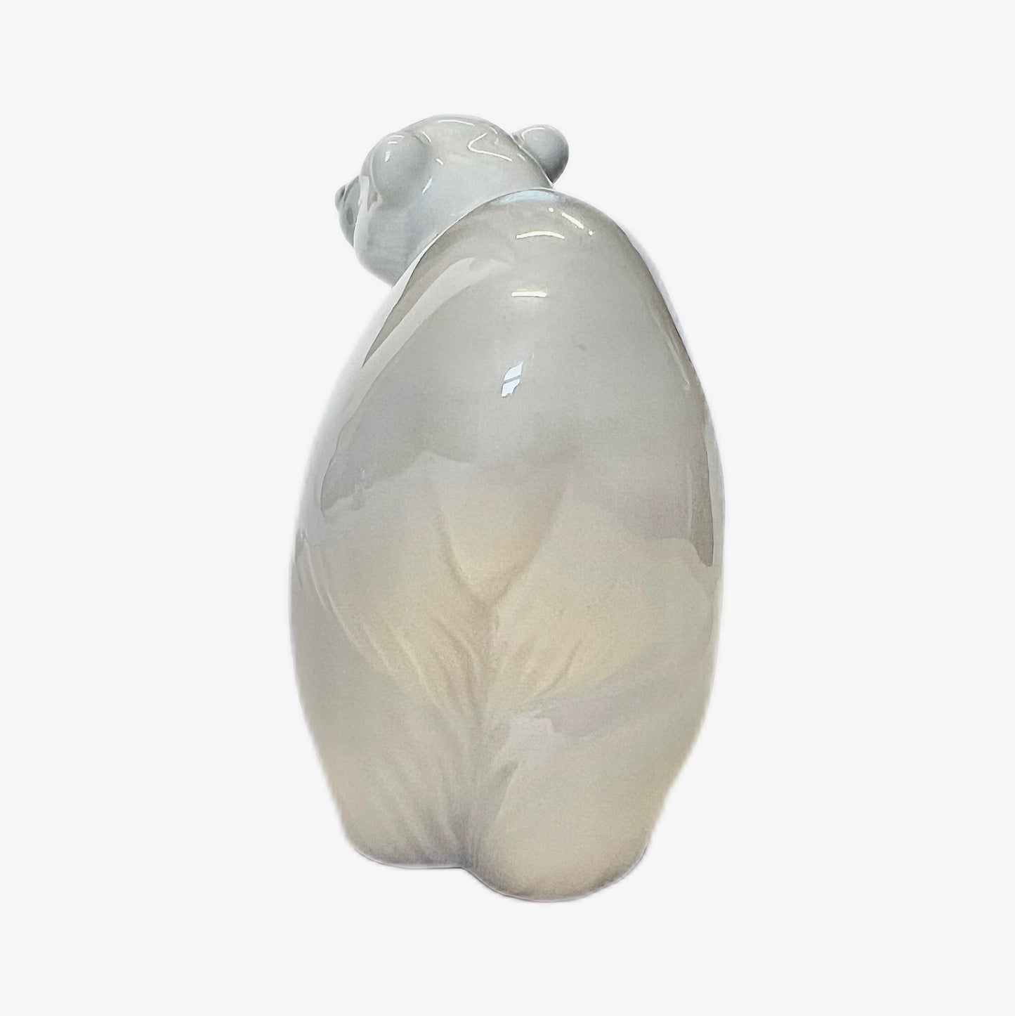 Vintage Lladro "Attentive Polar Bear" porcelain figurine, circa 1980s