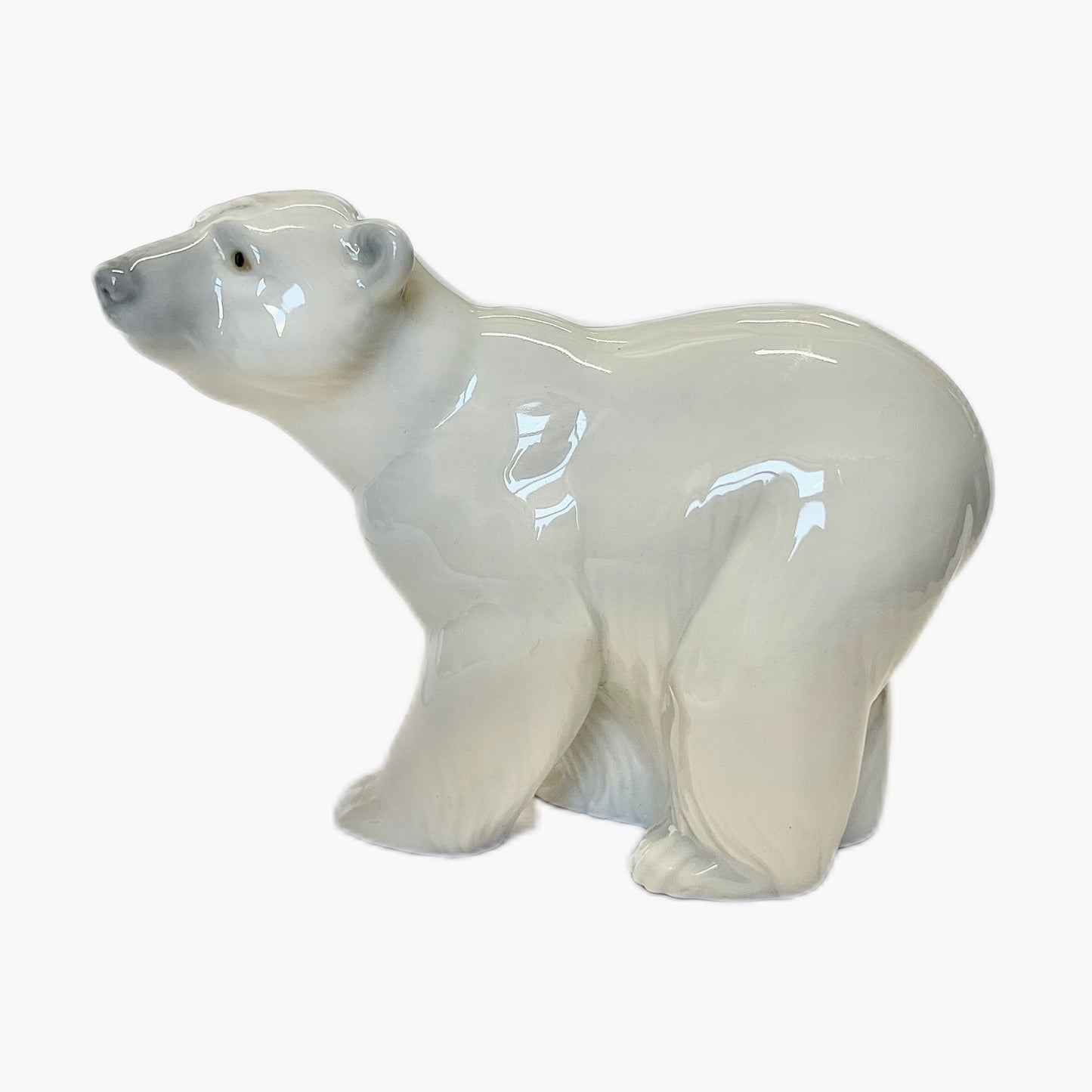 Vintage Lladro "Attentive Polar Bear" porcelain figurine, circa 1980s