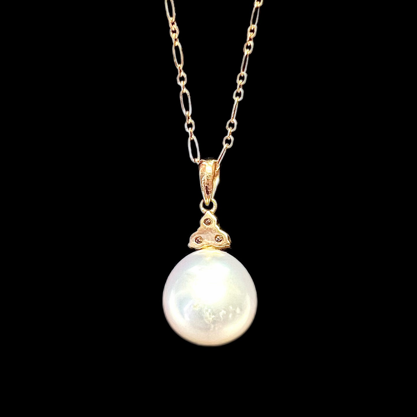 Vintage 18ct rose gold pearl and diamond pendant with 18ct gold chain