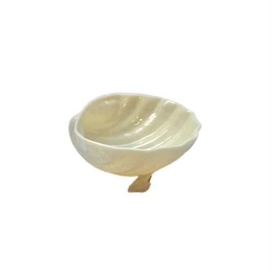 Vintage Belleek shell shaped salt cellar or trinket dish with 7th mark, circa 1980-1993