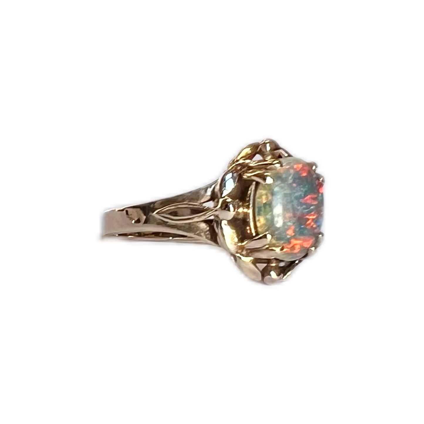 Mid-century Australian 1.5 carat opal triplet ring