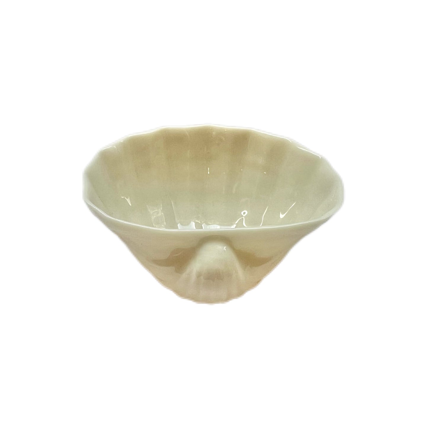 Vintage Belleek shell shaped salt cellar or trinket dish with 7th mark, circa 1980-1993