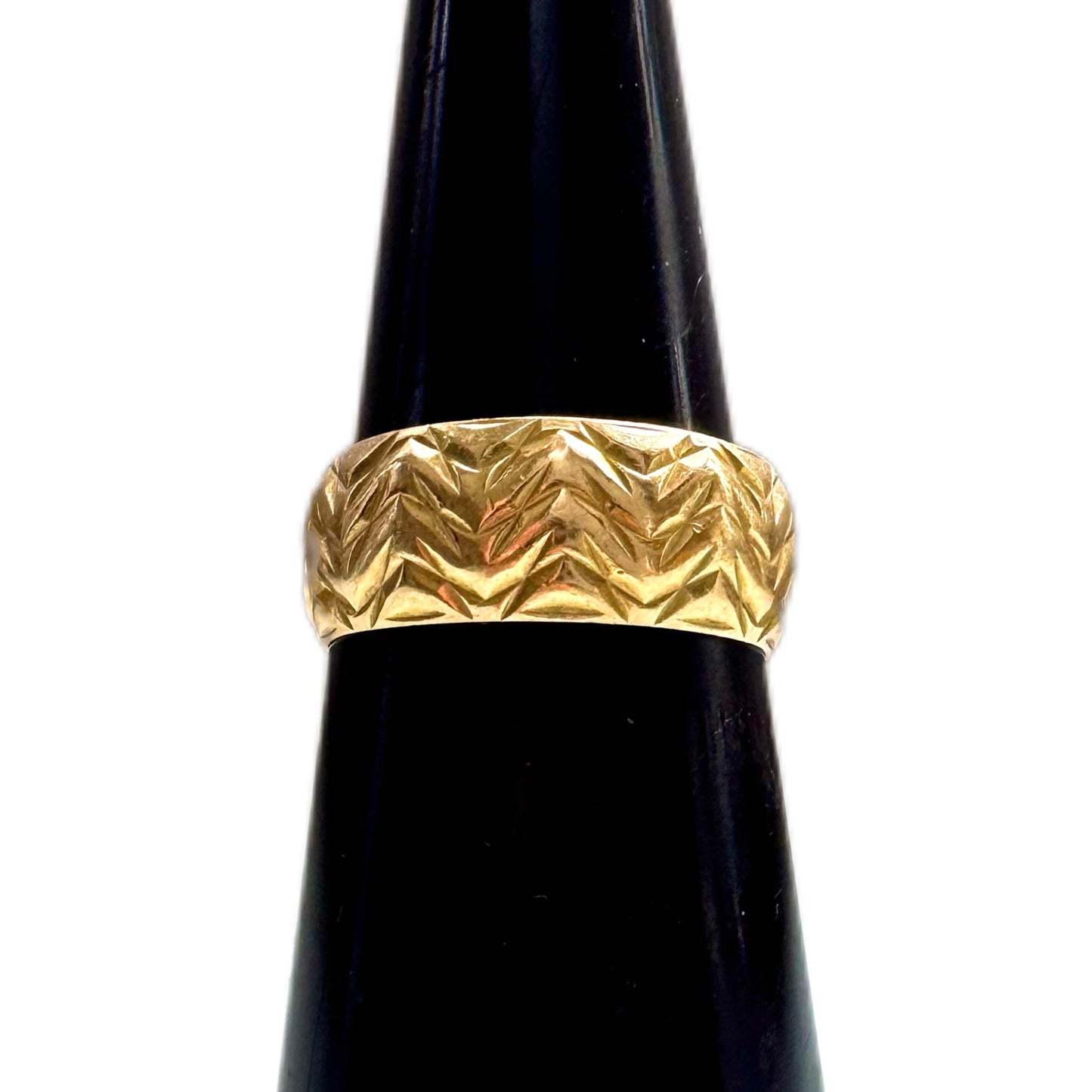 Vintage Luxury 18ct yellow gold Hardy Amies ring