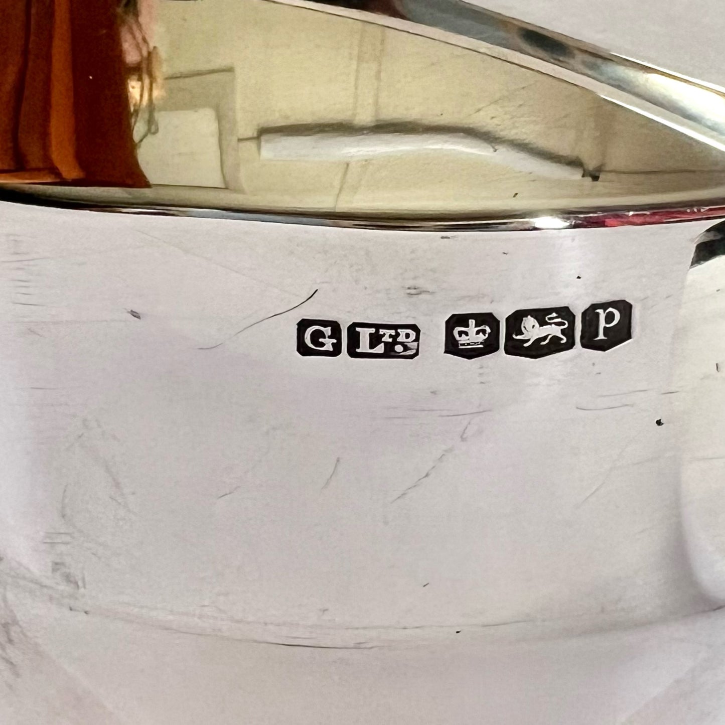 George V English Art Deco inter-war period sterling silver biscuit barrel