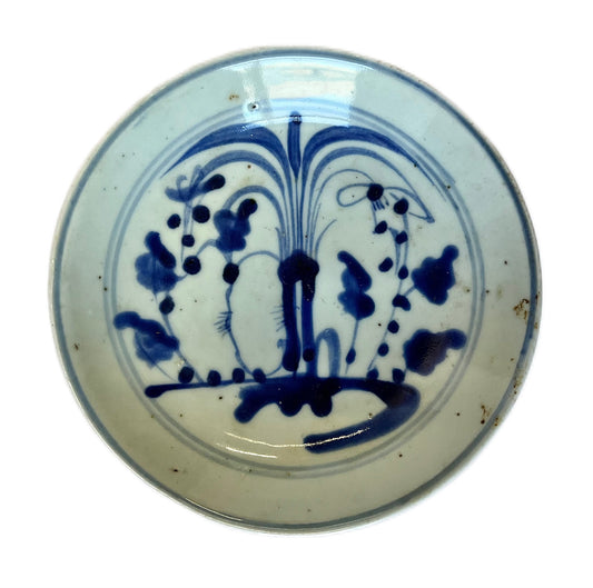 Antique Ming Dynasty period blue & white side plate