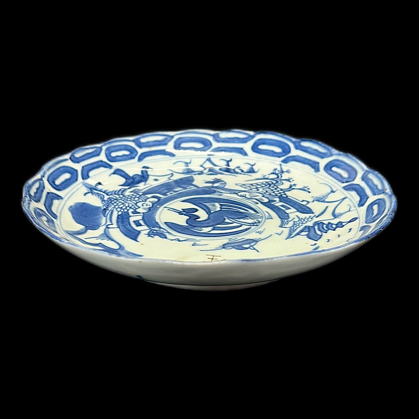 Early 18th century Kangxi period crane motif dish