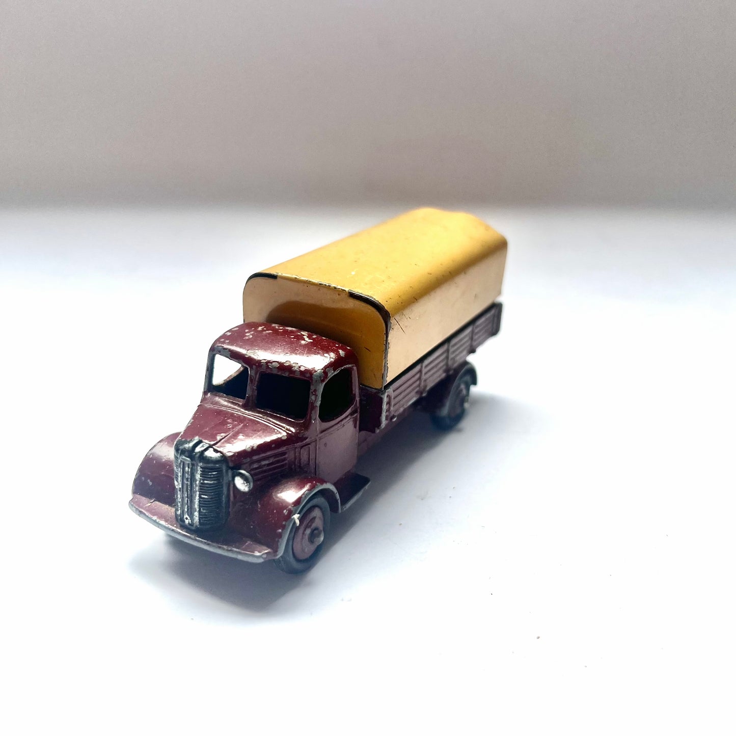 Vintage rare Dinky Austin Covered Wagon toy car, model number 413.