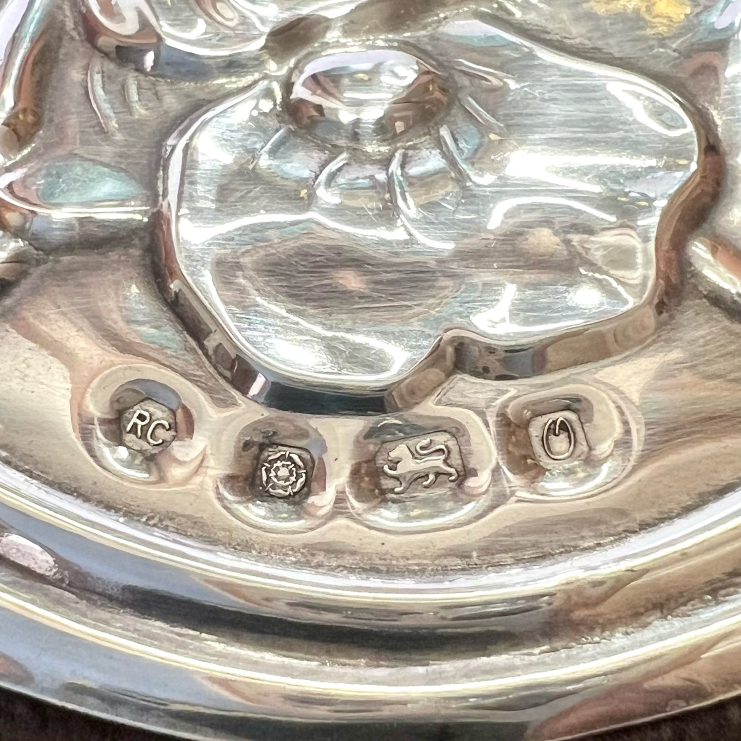 Vintage Carr's of Sheffield large Art Nouveau style sterling silver photo frame