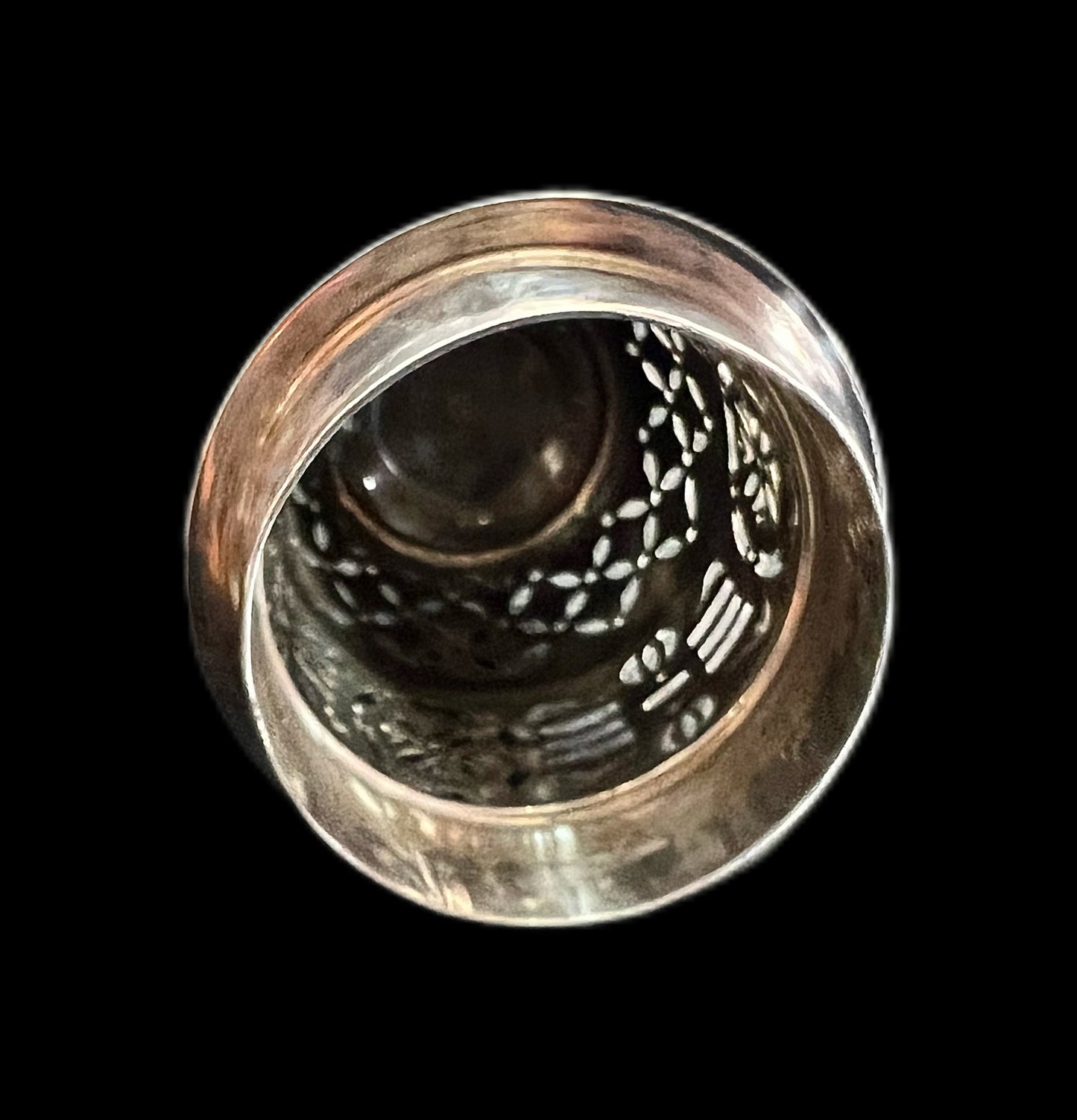 Near antique George V sterling silver muffineer. London, 1928, C.S. Harris & Sons Ltd.