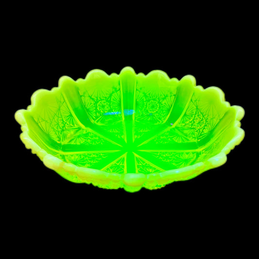 Absolutely stunning late Victorian uranium yellow vaseline glass dish circa 1890s to 1900s