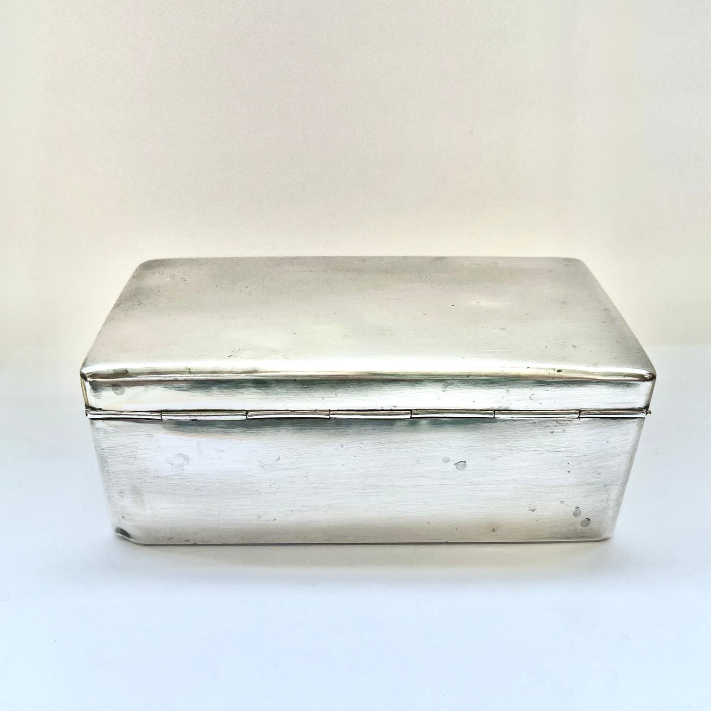 Mid to late 19th century Chinese export silver sandwich box, Wang Hing