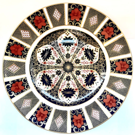 Royal Crown Derby Old Imari Pattern dinner plate circa 1960s