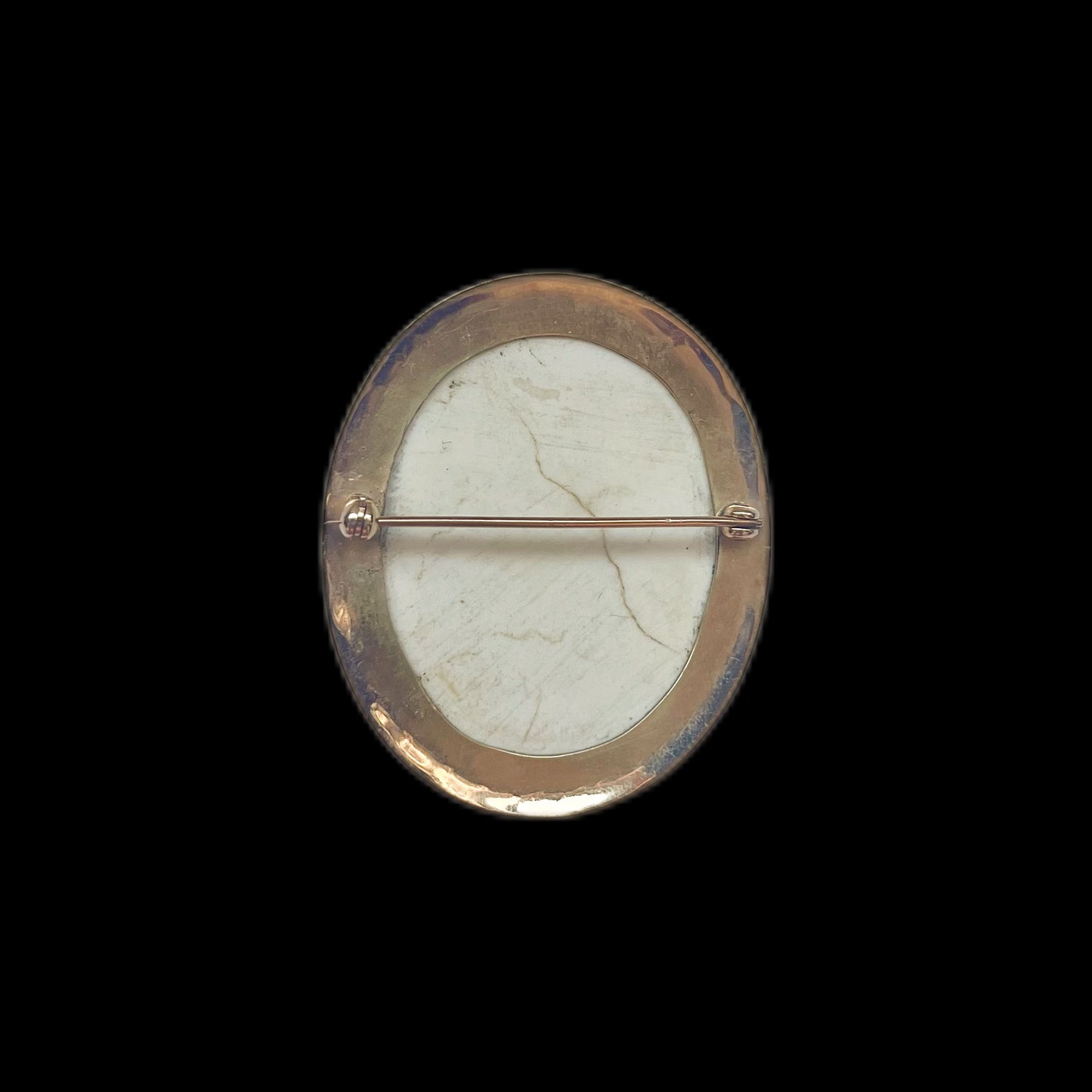 Regency period 9ct gold and white lava cameo brooch