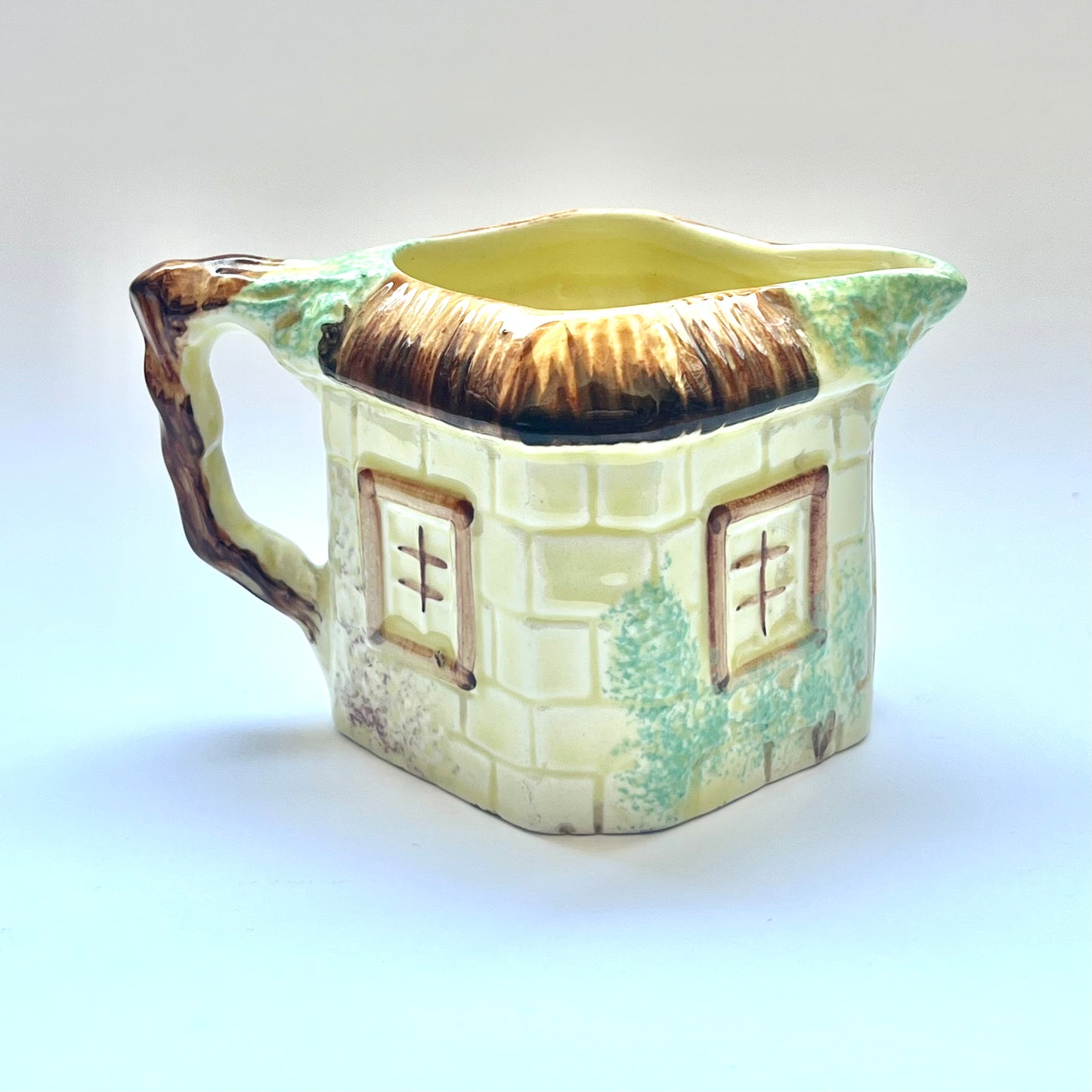 复古中世纪英国新奇乡村器皿奶油罐，由 Keele Street Pottery 于 20 世纪 40 年代至 60 年代制作