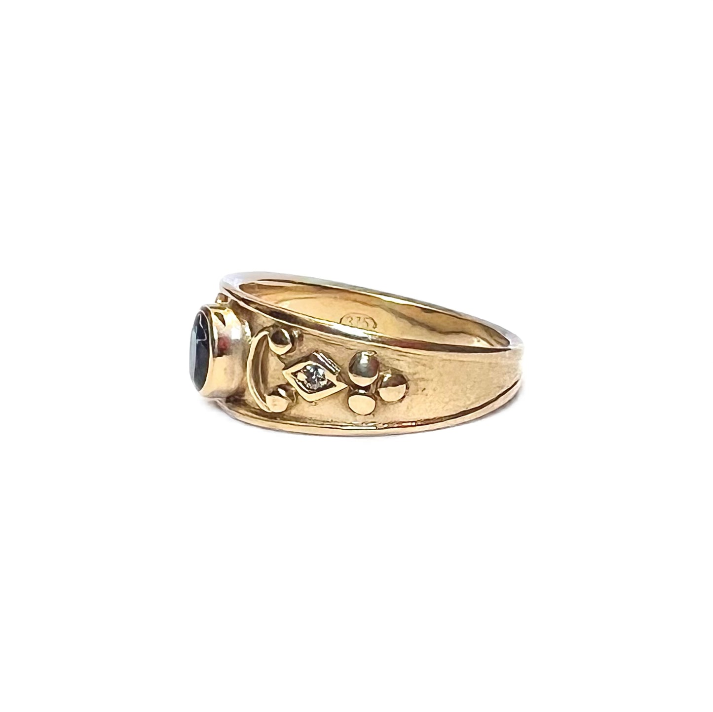 Midcentury 9ct gold, sapphire and diamond ring