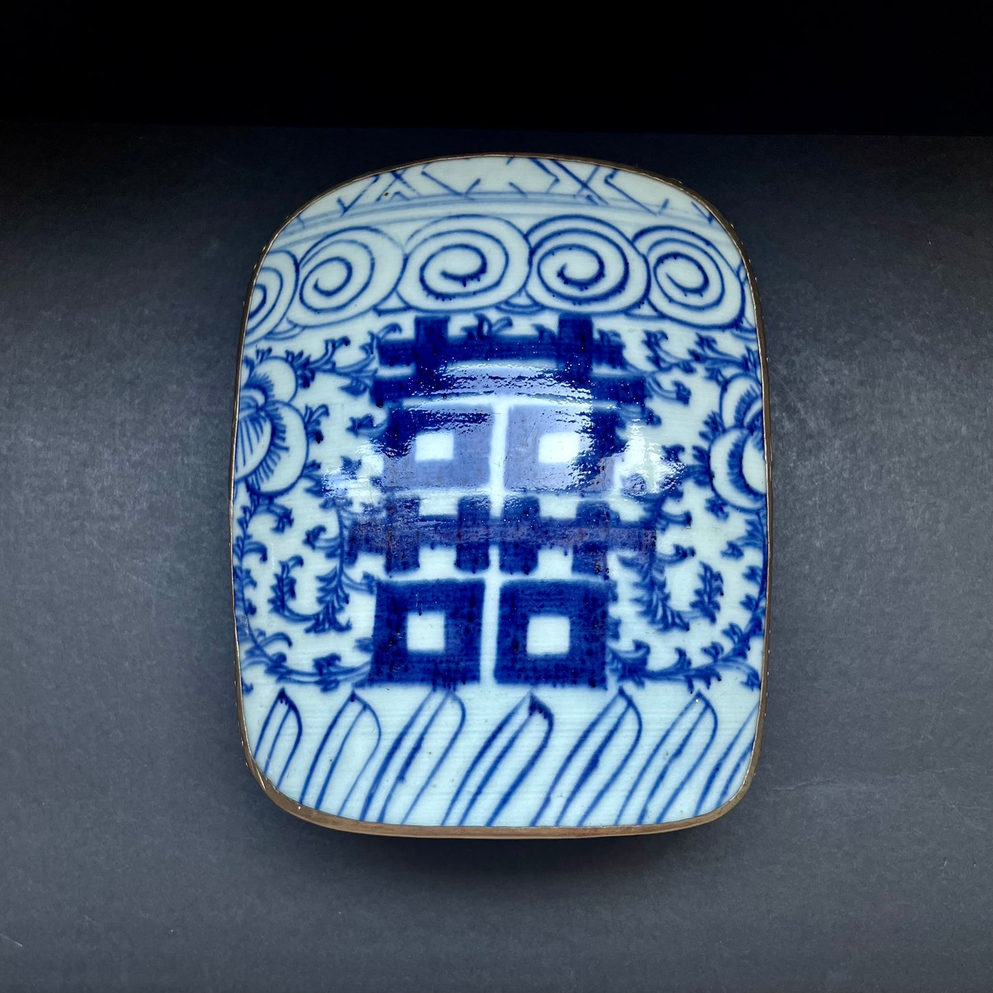 Large Chinese Cultural Revolution Pottery Shard Box, Qing Dynasty Blue and White Double Happiness Porcelain