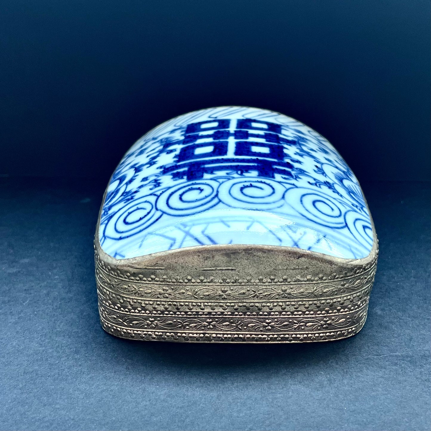 Large Chinese Cultural Revolution Pottery Shard Box, Qing Dynasty Blue and White Double Happiness Porcelain