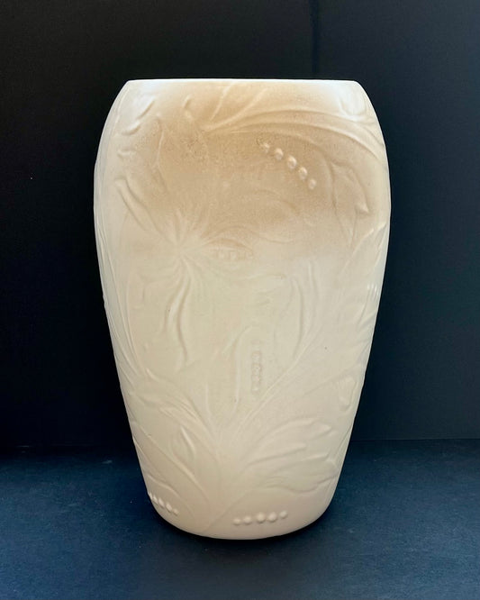 English Art Deco pottery vase, Spode Velaour circa 1930s to 1950s