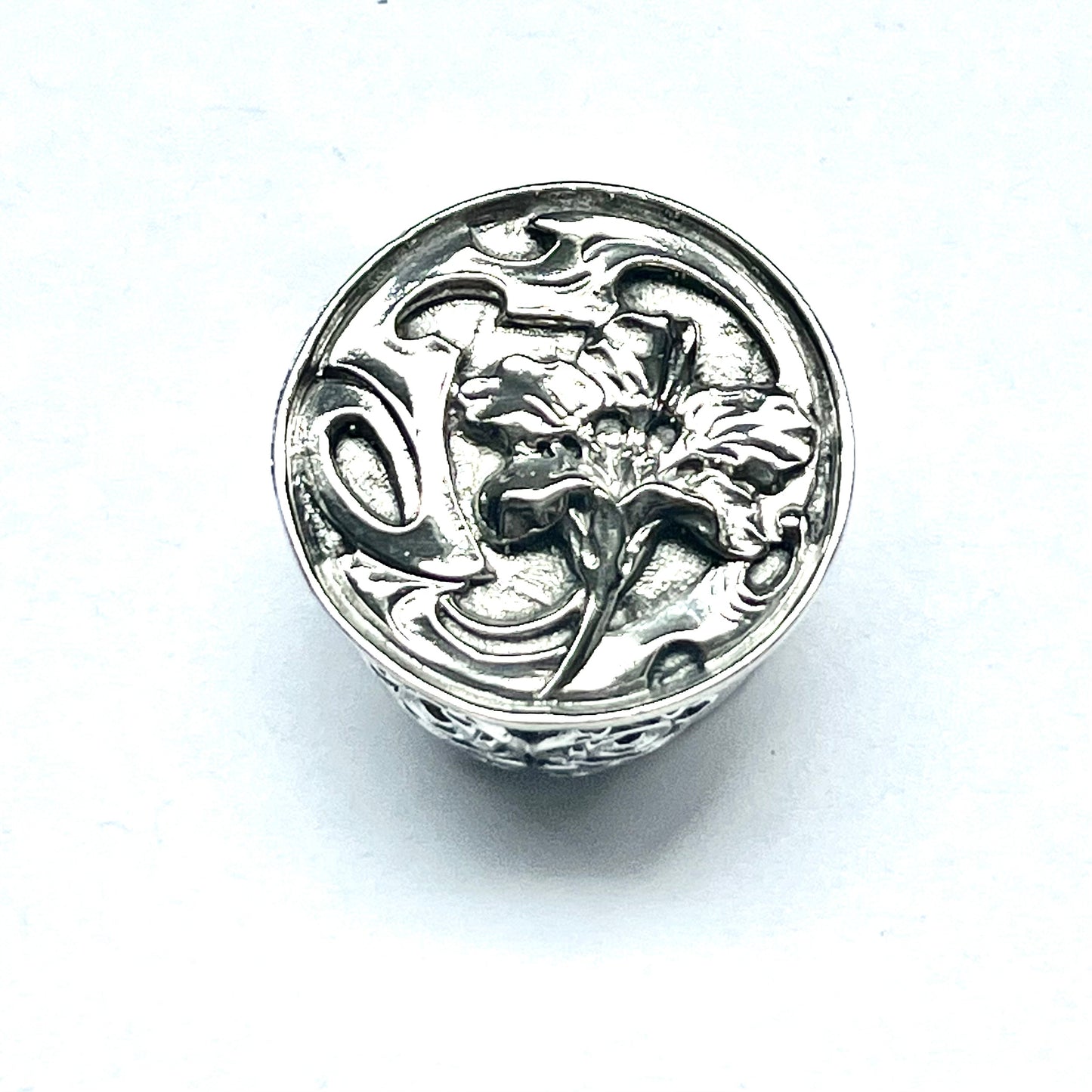 Vintage English sterling silver pill box with Art Nouveau style florals, with marks for BAO, London, 1982