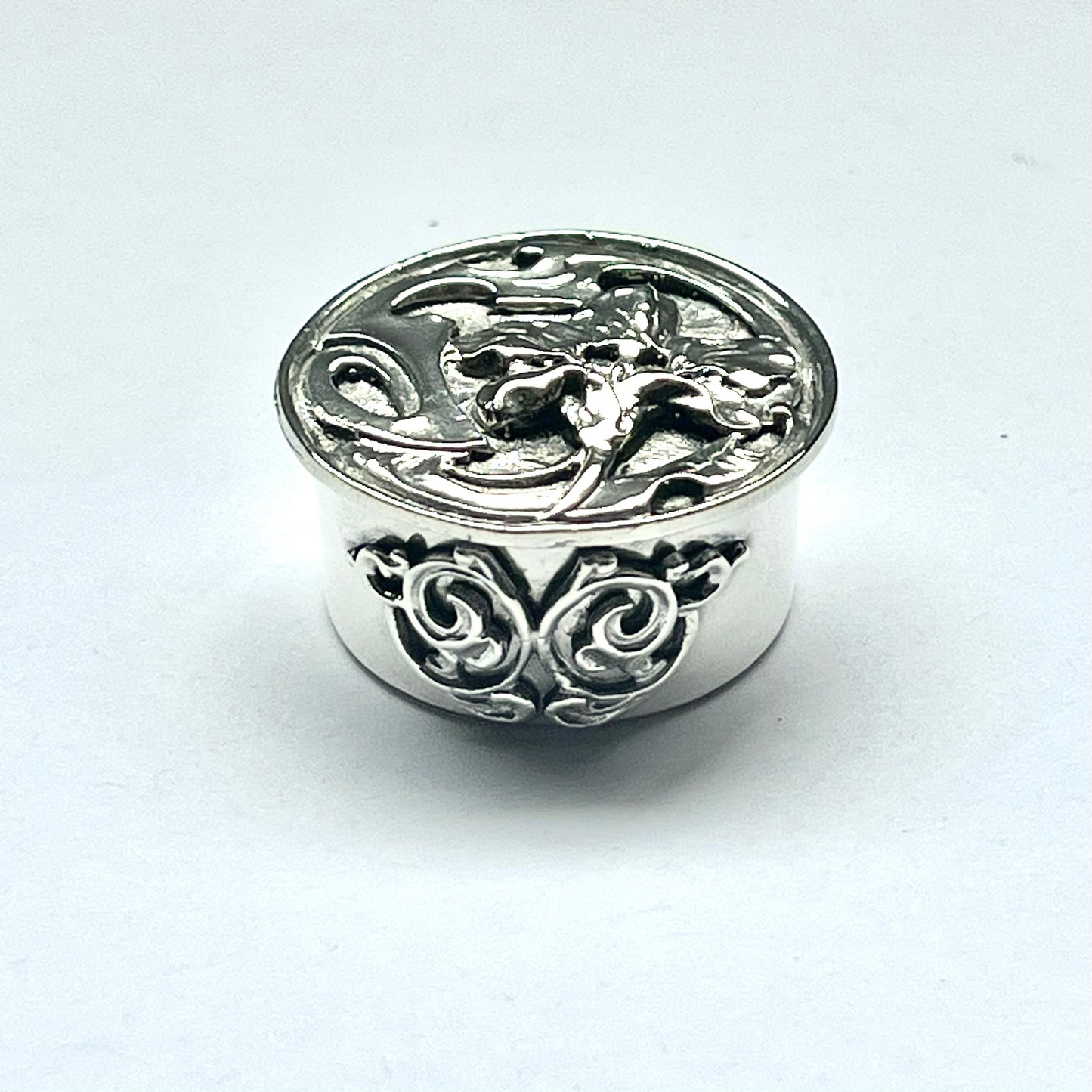 Vintage English sterling silver pill box with Art Nouveau style florals, with marks for BAO, London, 1982