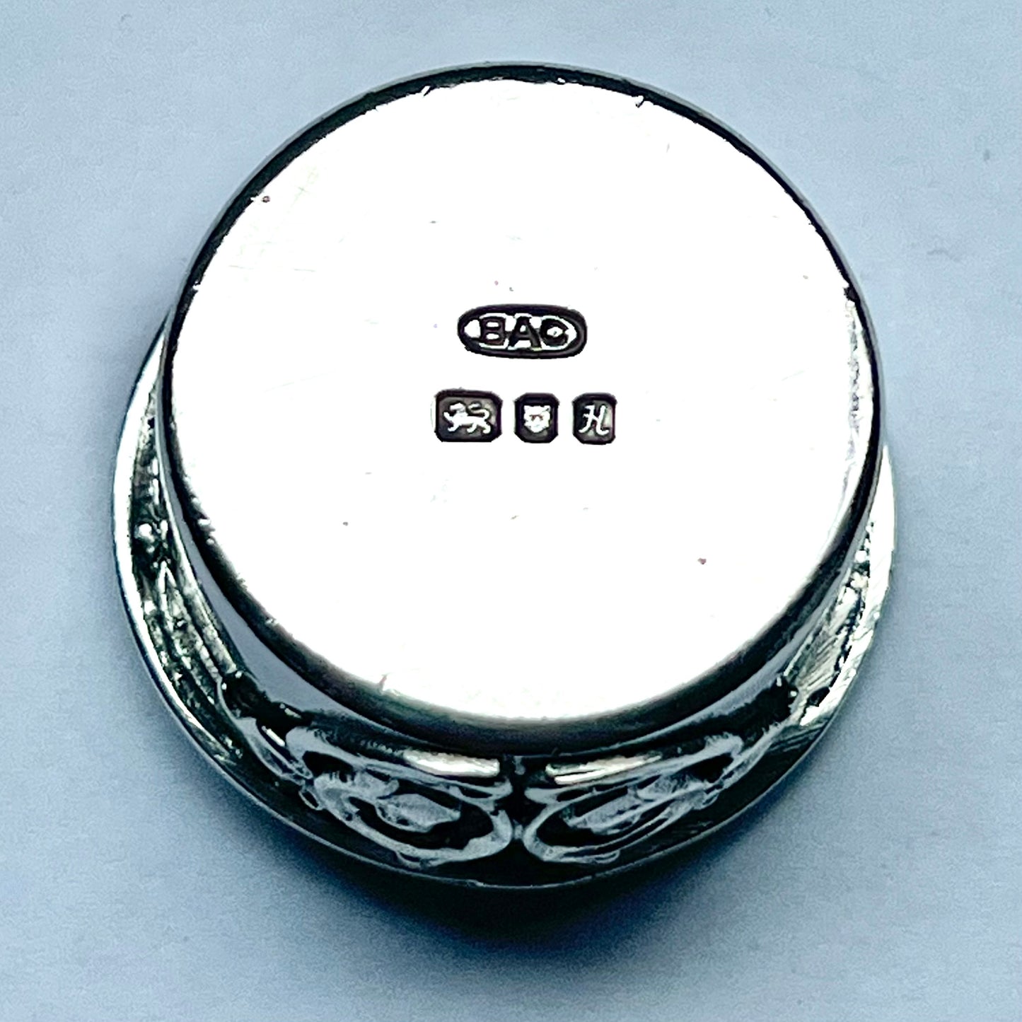 Vintage English sterling silver pill box with Art Nouveau style florals, with marks for BAO, London, 1982