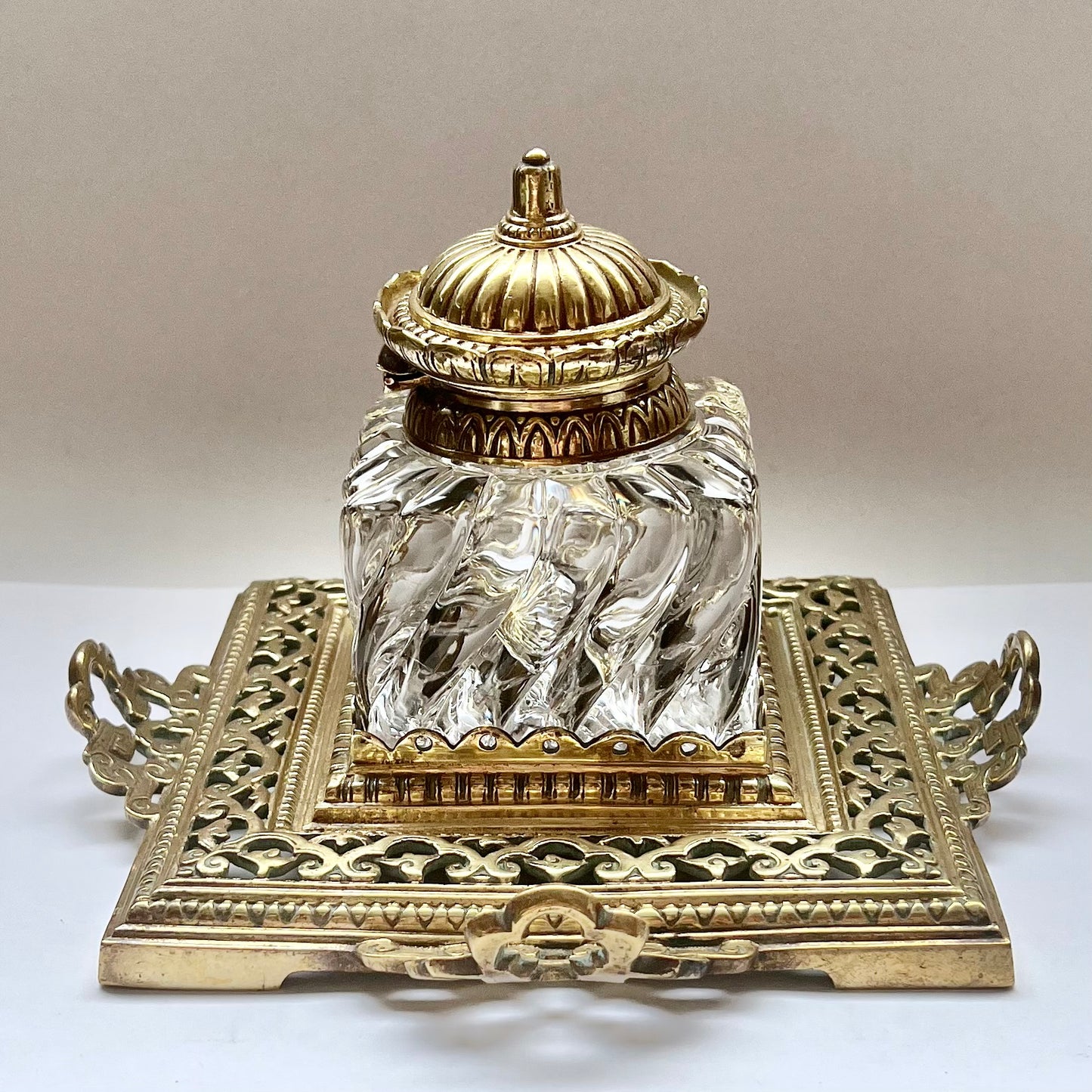 Victorian late 19th century brass and cut glass inkwell and pen tray, circa 1880s to 1890s