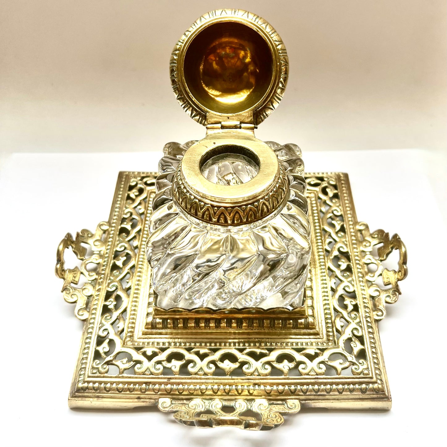 Victorian late 19th century brass and cut glass inkwell and pen tray, circa 1880s to 1890s