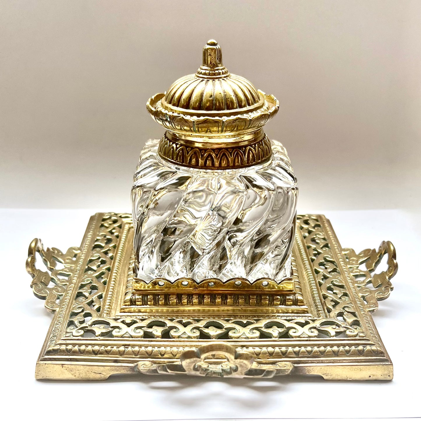 Victorian late 19th century brass and cut glass inkwell and pen tray, circa 1880s to 1890s