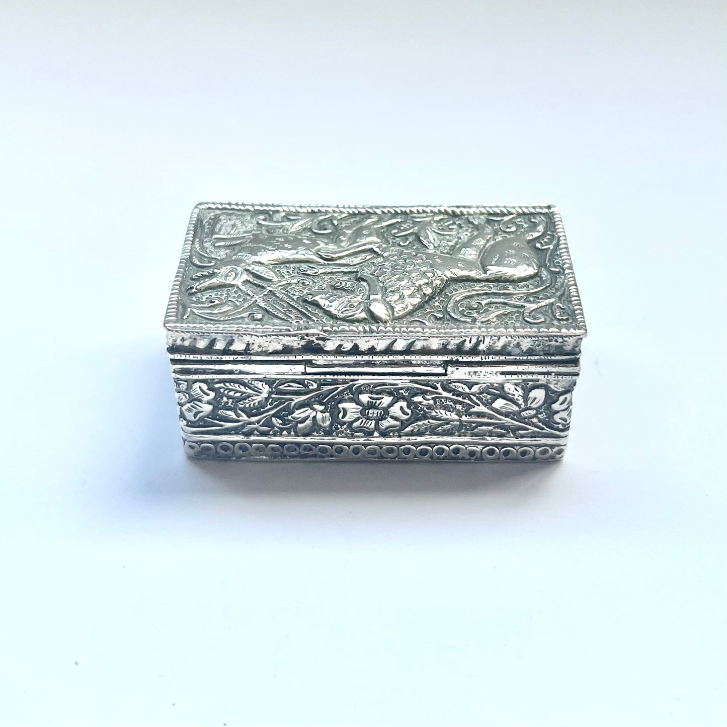 Vintage possibly antique early 20th century Indian silver trinket or pill box