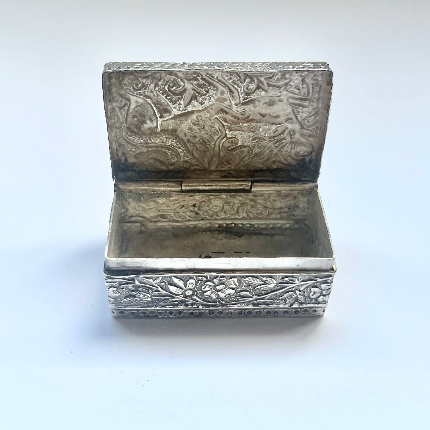 Vintage possibly antique early 20th century Indian silver trinket or pill box