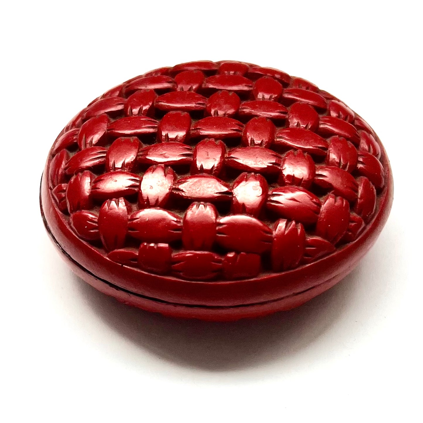 Antique Japanese Meiji Period cinnabar lacquer box, carved with knot pattern