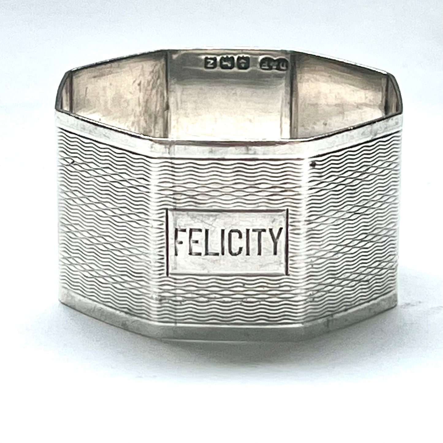 Fine Art Deco George V sterling silver serviette or napkin ring, marks for Deakin & Francis Ltd, Birmingham, 1924