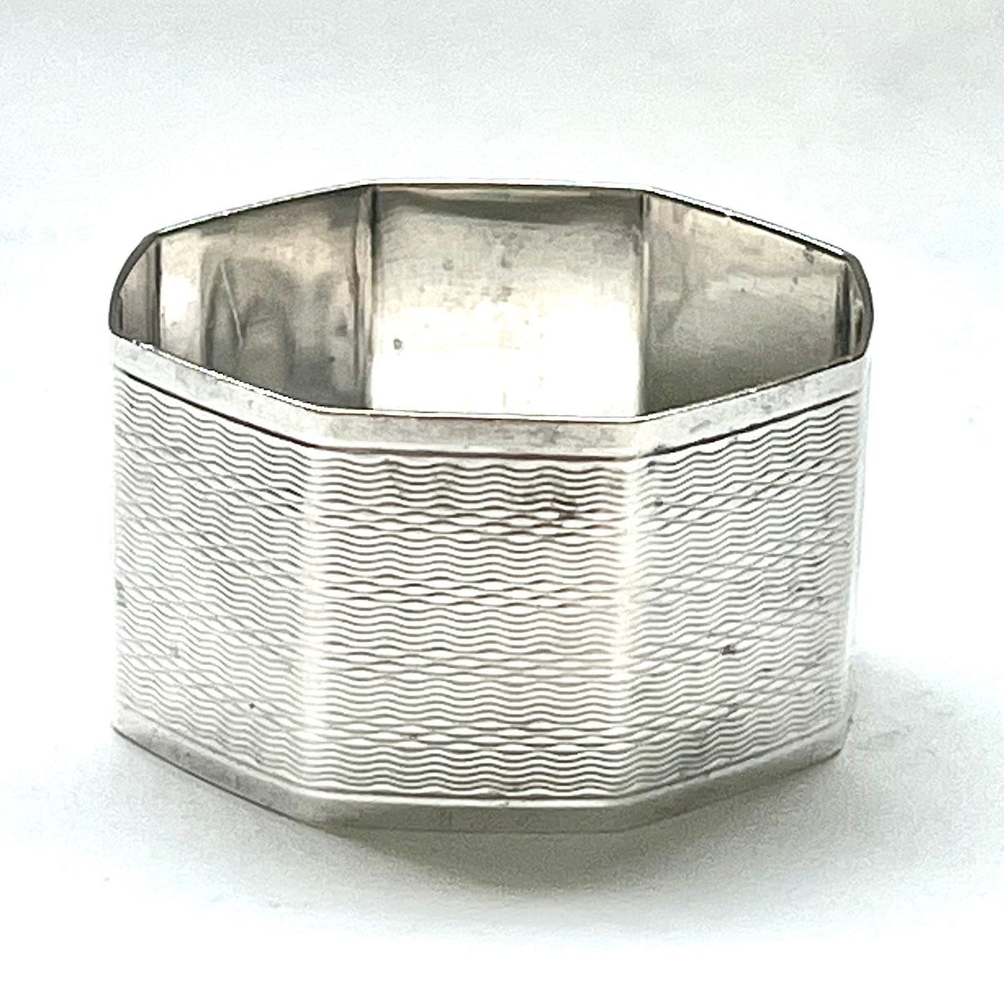 Fine Art Deco George V sterling silver serviette or napkin ring, marks for Deakin & Francis Ltd, Birmingham, 1924