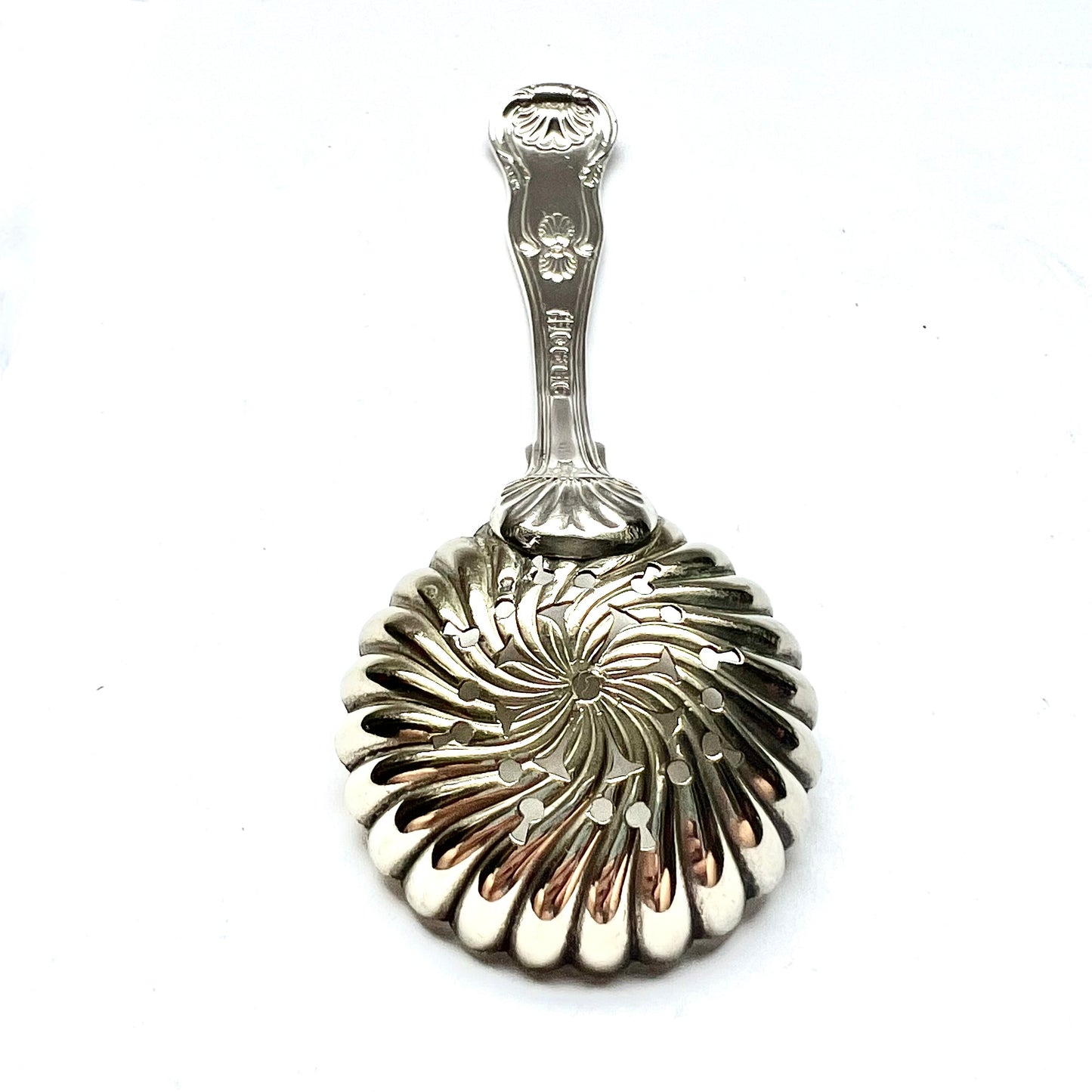 古董 19 世纪纯银乔治四世糖筛勺，带有伦敦标记，1827 年，莫里斯和迈克尔·伊曼纽尔 (Morris &amp; Michael Emanuel) 制造。