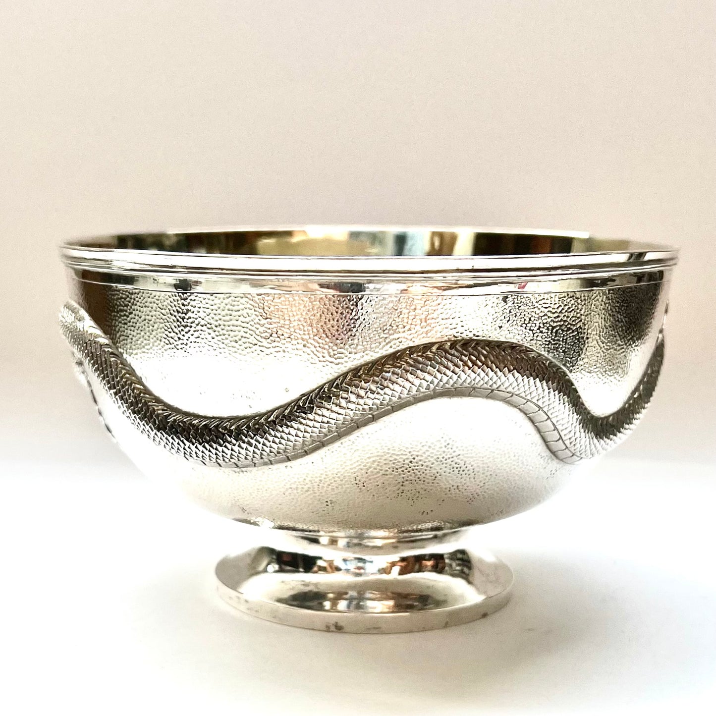 Antique Chinese export silver trophy bowl with twin dragon motifs, with marks for Tuck Chang, a renowned Shanghai retail silversmith