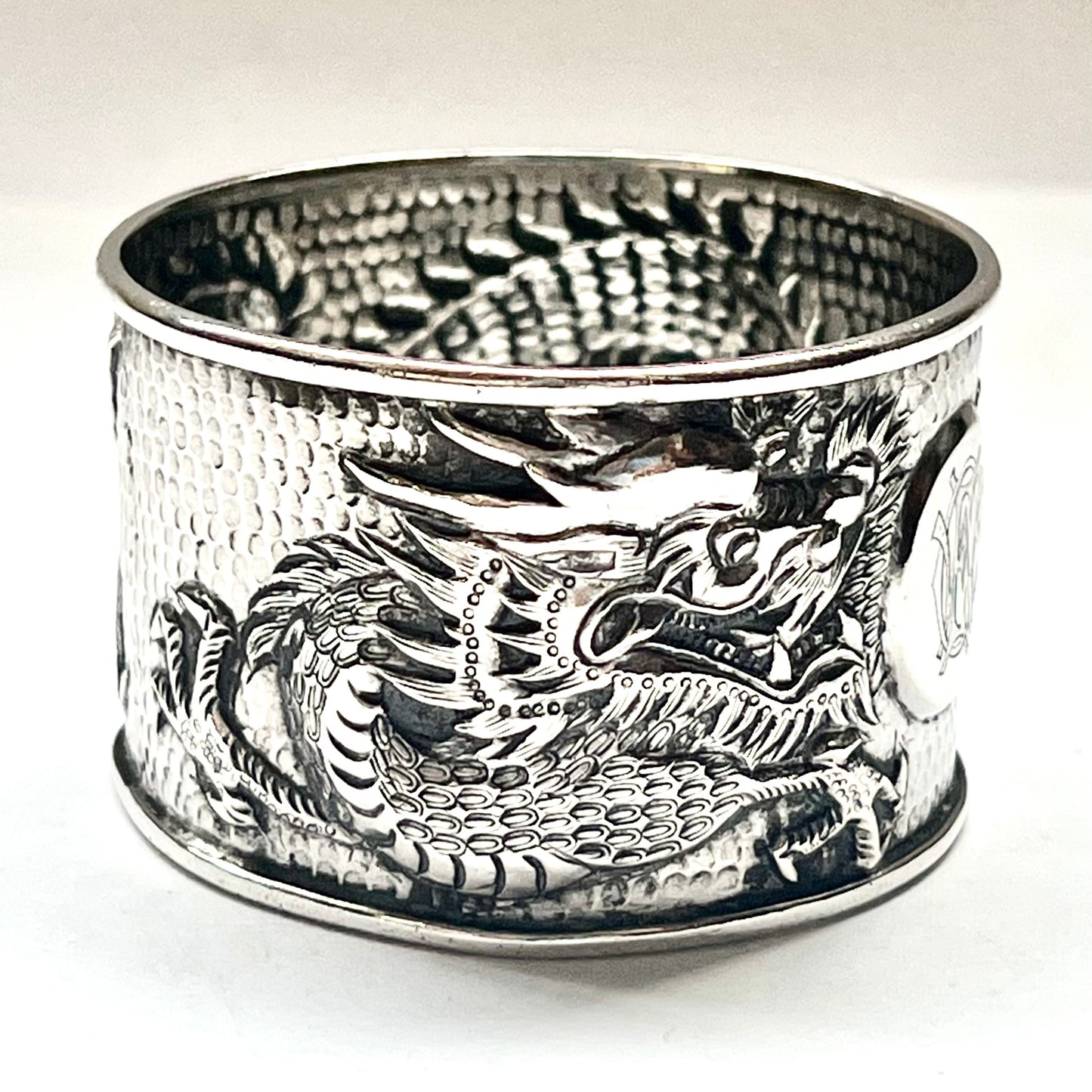 Rare and exceptional antique Chinese export silver napkin ring circa mid to late 19th century by Cumshing