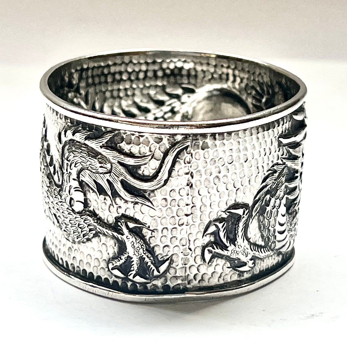 Rare and exceptional antique Chinese export silver napkin ring circa mid to late 19th century by Cumshing