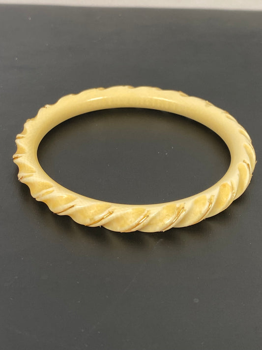Fine Vintage ivory bangle with Gold accents