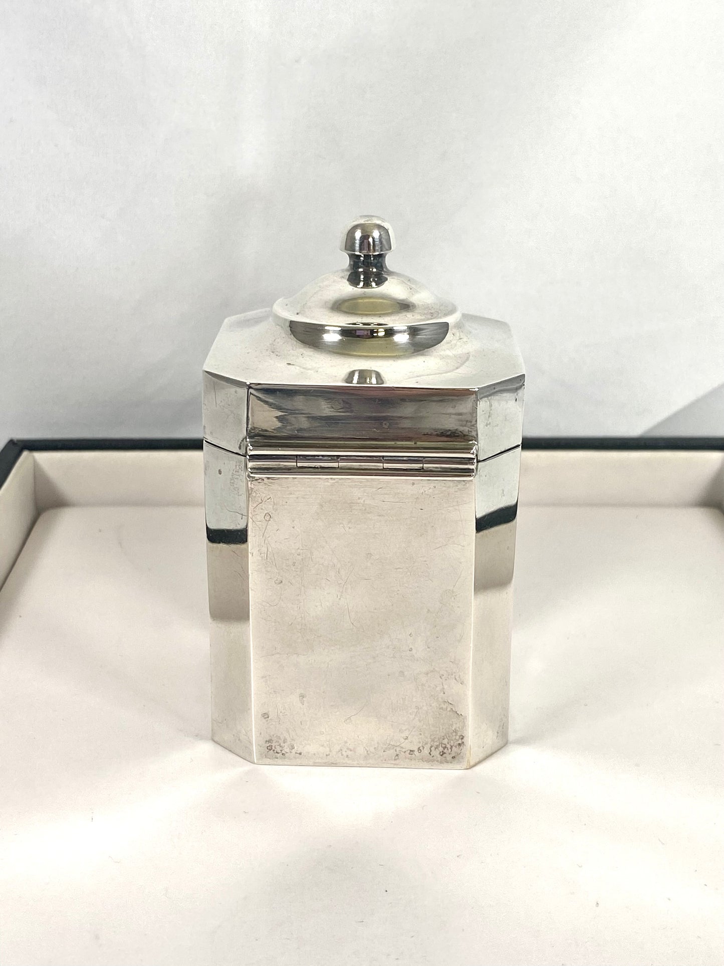 George V sterling silver lidded tea caddy. Stewart Dawson & Co. Ltd. Birmingham, 1911.