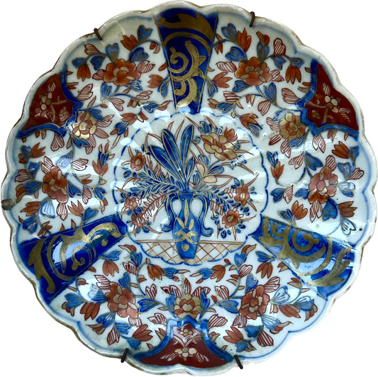 Late Edo to early Meiji Period 19th-century Japanese Imari plate