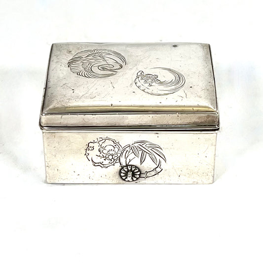 Rare Meiji Period .950 silver Kashibako sweet or cake box, Marks for Jungin and Kintaro Hattori