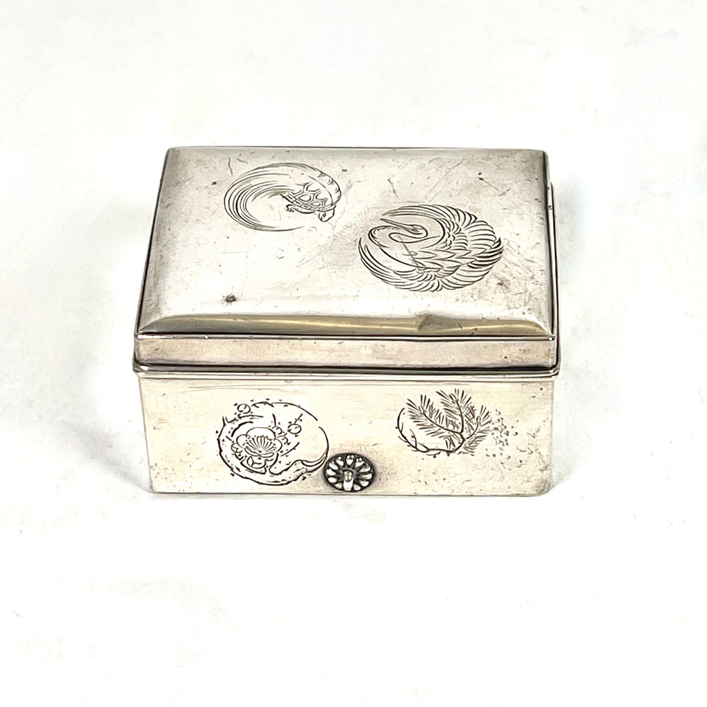 罕见明治时期 950 银 Kashibako 糖果或蛋糕盒，带有 Jungin 和 Kintaro Hattori 的标记
